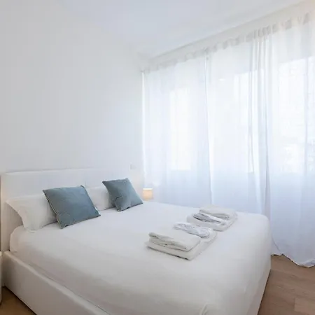 Royal Centro Moscova 公寓