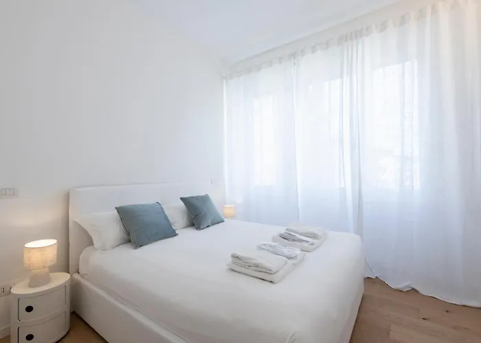 Royal Centro Moscova 아파트